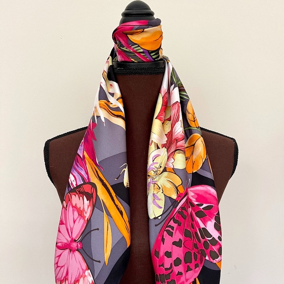 Salvatore Ferragamo Scarf Butterfly Flowers Black Multicolor Silk Wrap - Picture 15 of 16